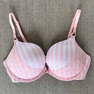 Victoria's Secret Miraculous Plunge Push Up Bra